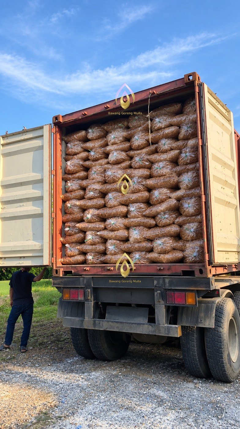 Kontainer terbuka penuh karung bawang goreng